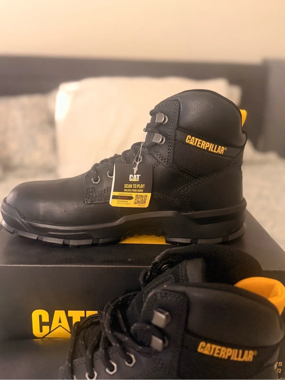 Size 8 Men Caterpillar Men's Black Steel-Toe. Work Boot